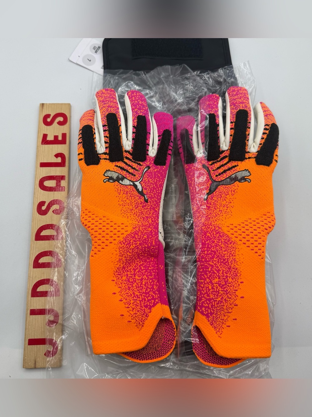 Puma FUTURE Ultimate NC Inseam Cut Soccer Goalkeeper Gloves 042064-12 Size 7 NWT